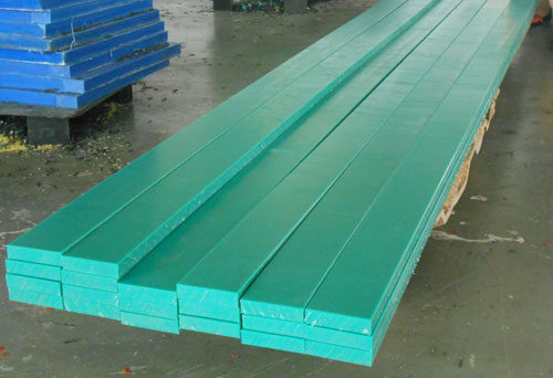 UHMW-PE wear strip