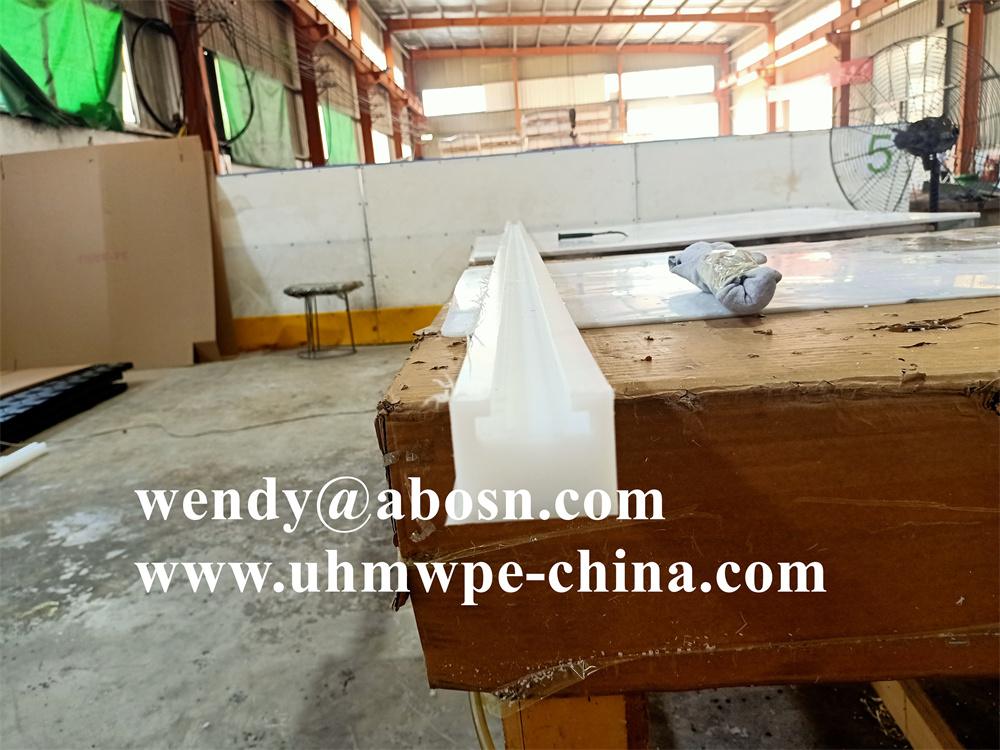 Flat Sliding Plastic UHMWPE Chain Conveyor Guide